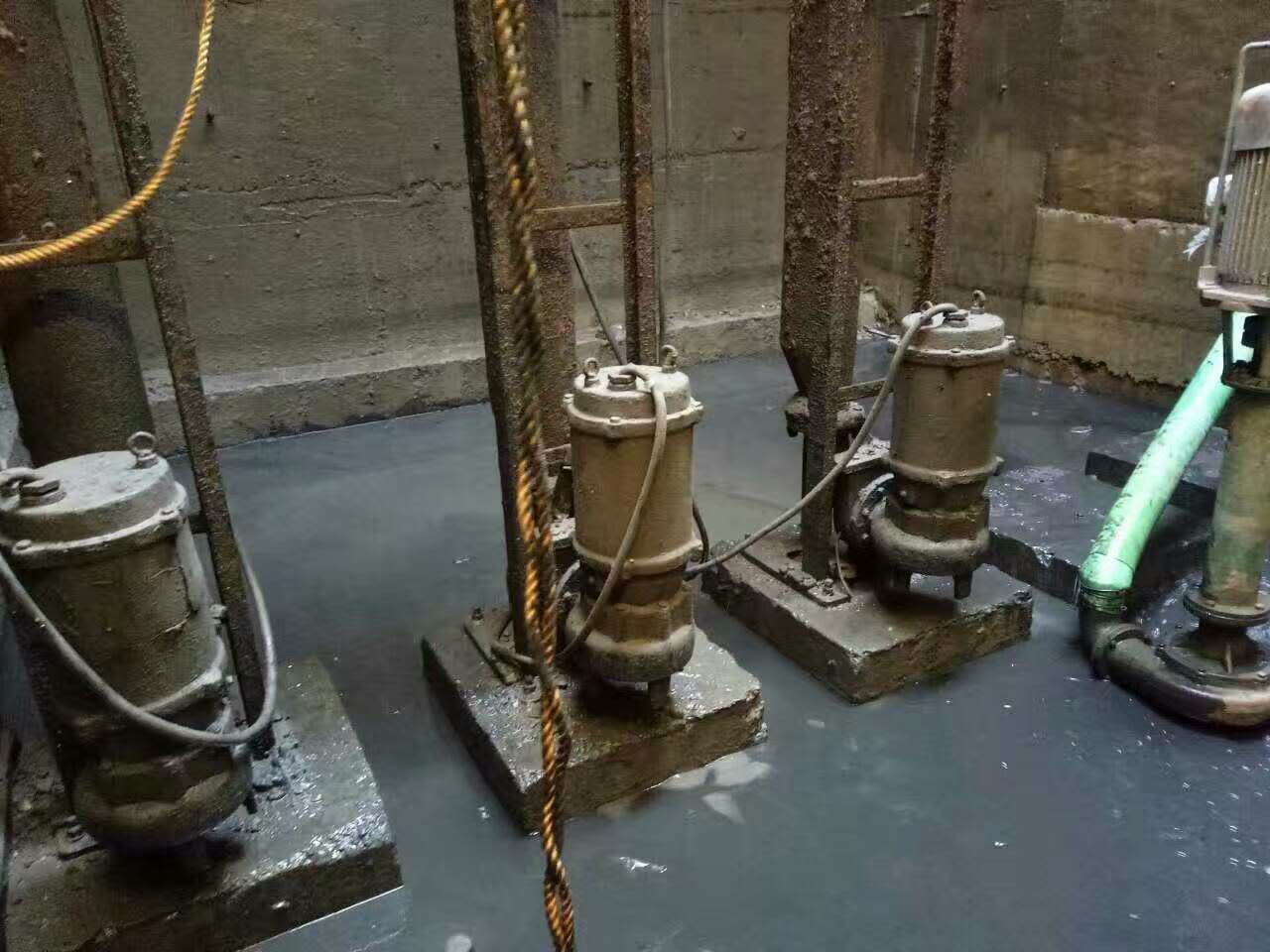 凤冈污水池清理